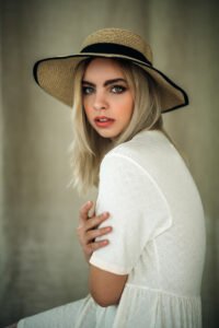 Descubre el arte de la fotografía de moda en exteriores y locaciones únicas en Medellín, Bogotá, Villavicencio, Tunja, Manizales, Pereira, Bucaramanga, Popayán, Pasto, Cartagena y Santa Marta. Con Orianthi y Wowz Fotografía creamos imágenes auténticas, con estilo y creatividad, para modelos, marcas y proyectos editoriales.